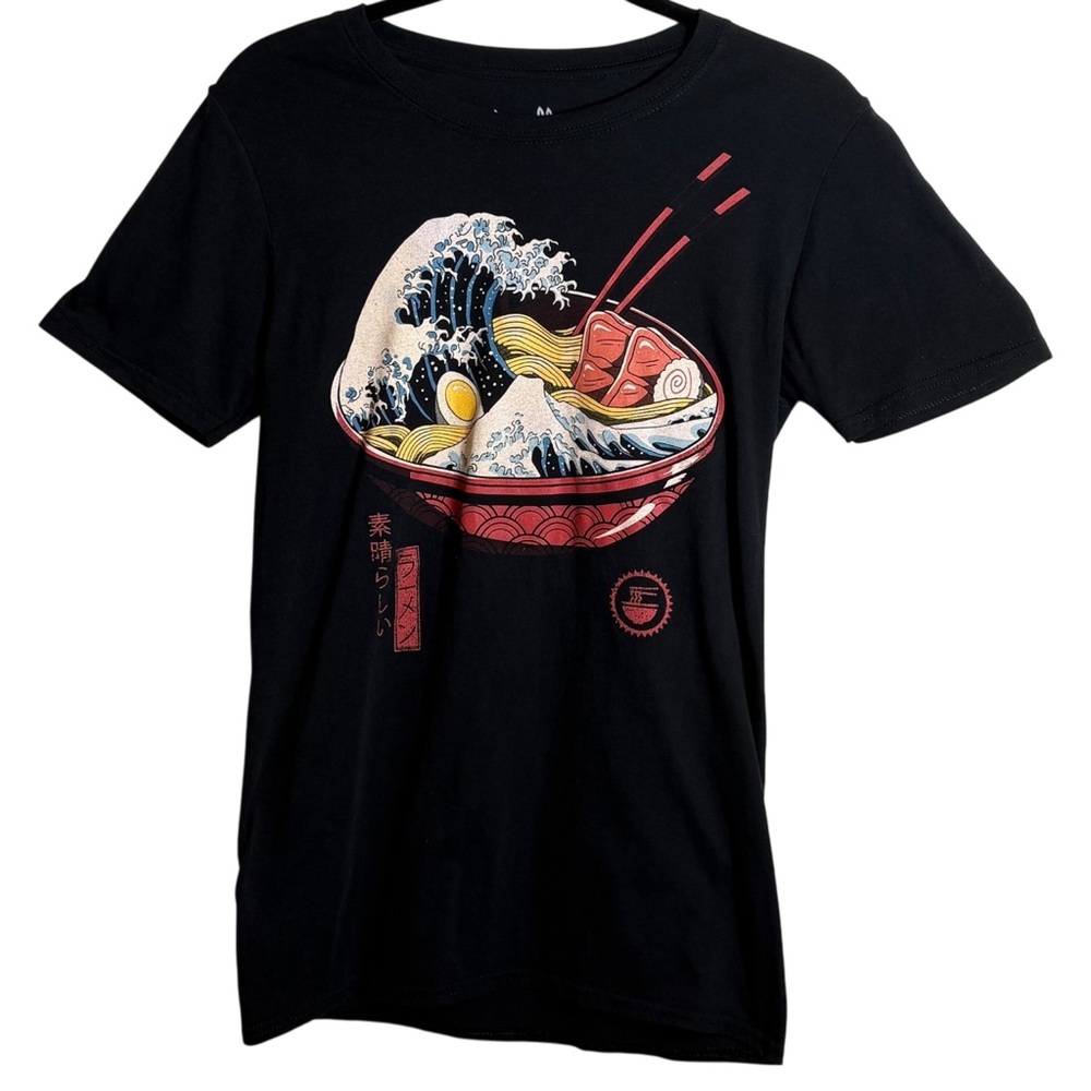Threadless Black Tee with Ramen‎ Wave Design Small